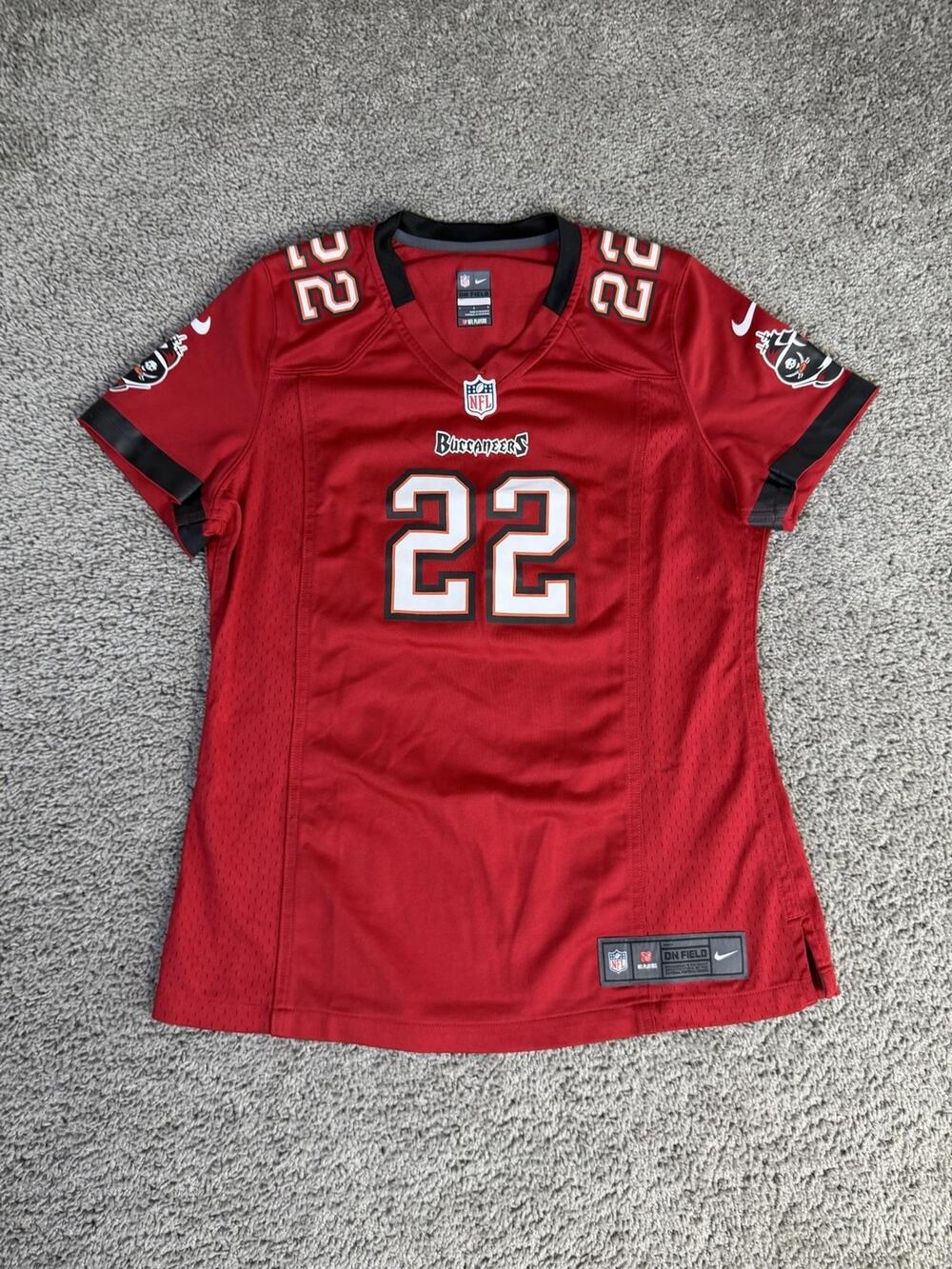 Tampa Bay Buccaneers Jersey Womens L Red NFL Football Doug Martin Nike On Field